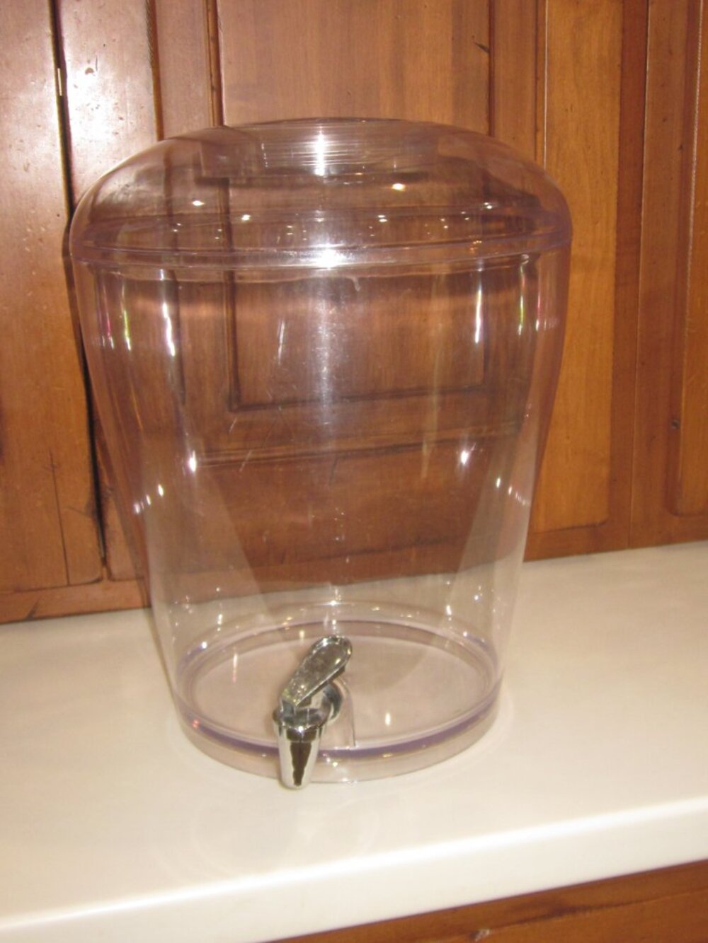 Plastic Beverage Dispenser with Spout +2 gal - Picture 3 of 3